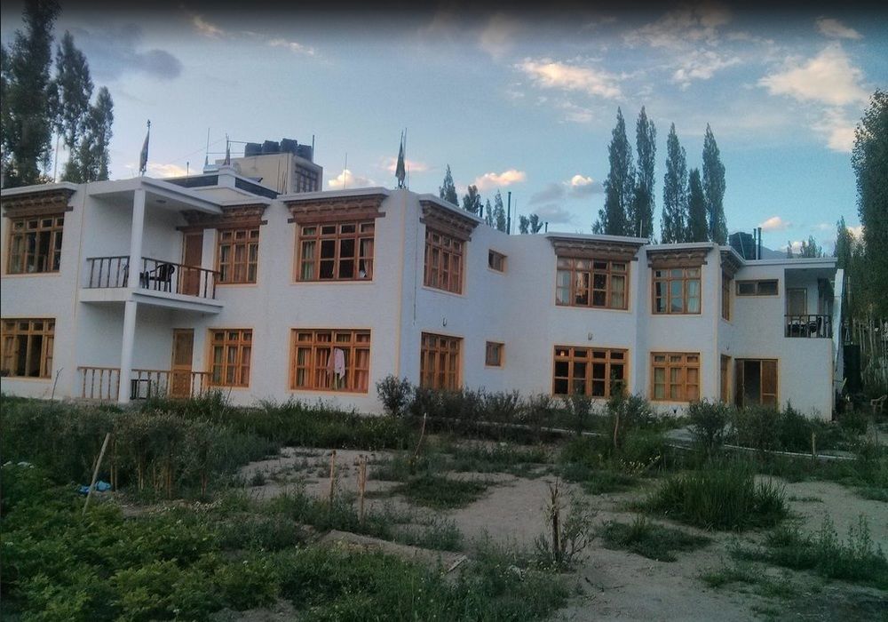 Hotel Holiday Ladakh Leh Exterior photo